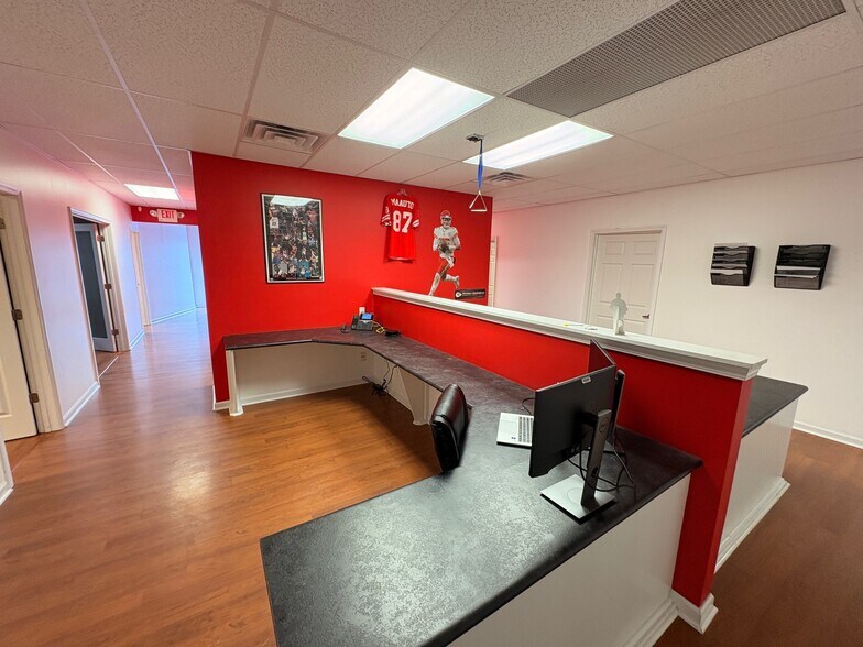 More Photos Of 9013 Lima Rd, Fort Wayne Storefront Retail Office For Lease