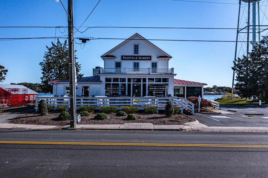 More Photos Of 729 Main St, Reedville Restaurant For Sale