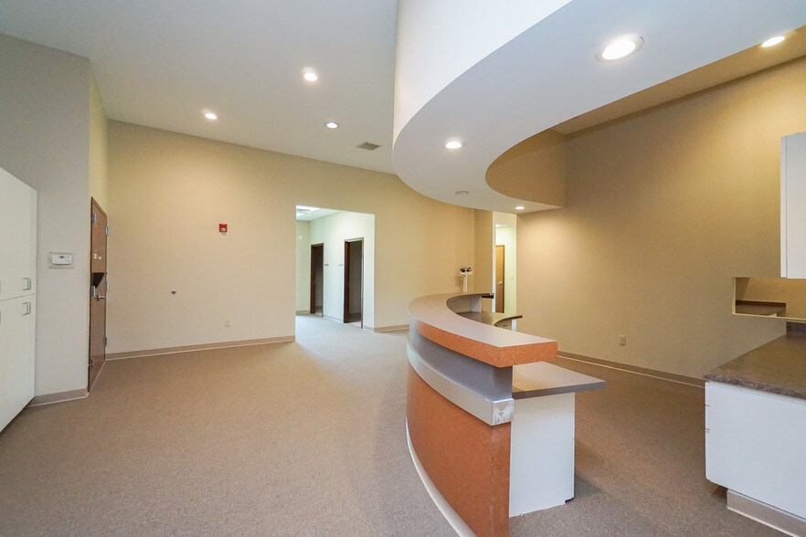 More Photos Of 100 Perpetual Sq, Anderson Medical For Lease