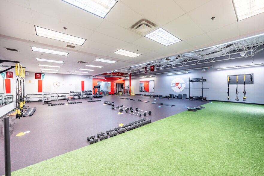 More Photos Of 1290 Blossom Dr, Victor Medical For Lease