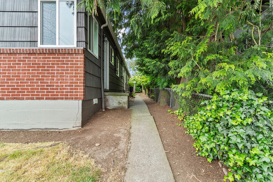 More Photos Of 7222 E Burnside St, Portland Apartments For Sale