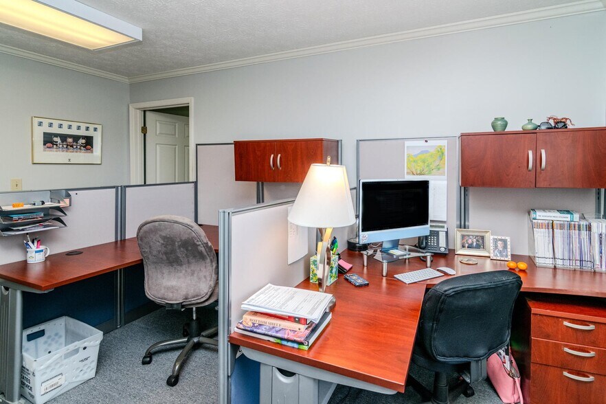 More Photos Of 100-102 Consumer Ln, Frankfort Office For Sale