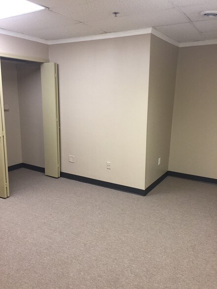 More Photos Of 281 Summerhill Rd, East Brunswick Office For Sale