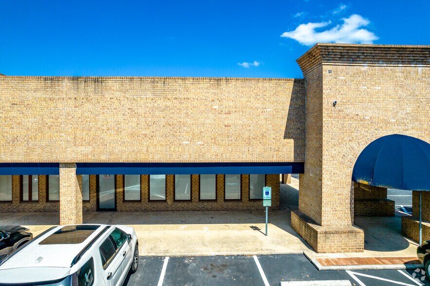 More Photos Of 16602-16668 San Pedro Ave, San Antonio Unknown For Lease