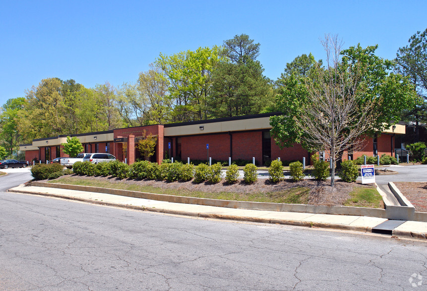 Primary Photo Of 3885 Medical Park Dr, Austell Medical For Lease