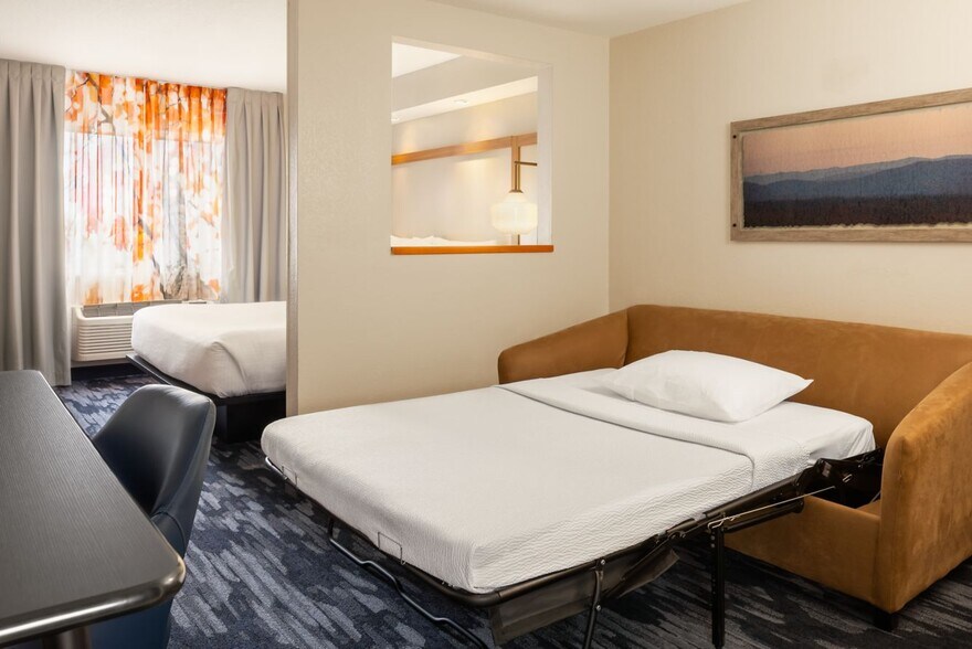 More Photos Of 3045 Centre Pointe Dr N, Roseville Hotel For Sale