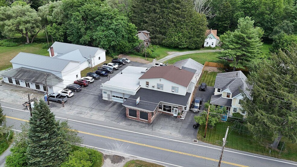 More Photos Of 5013 New York 52, Jeffersonville Auto Repair For Sale