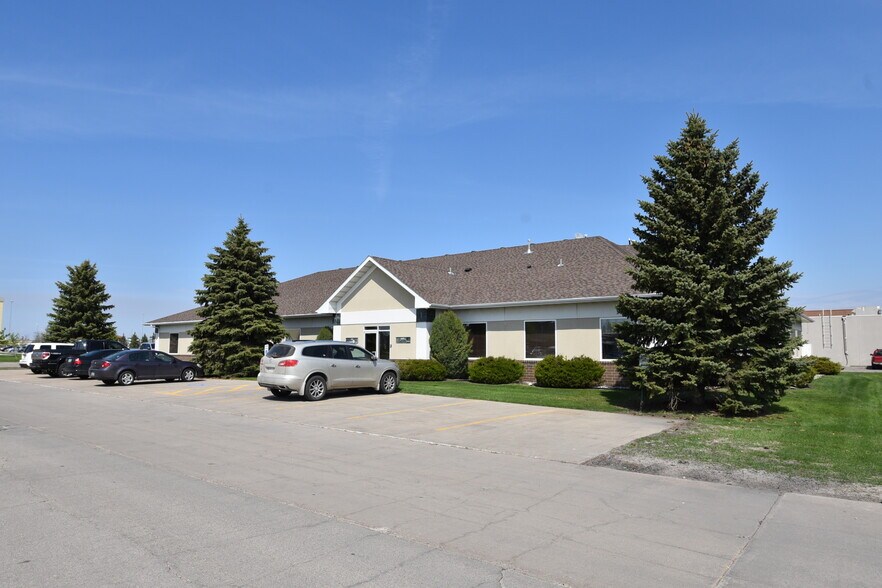 More Photos Of 4610 S Amber Valley Pky, Fargo Office For Lease