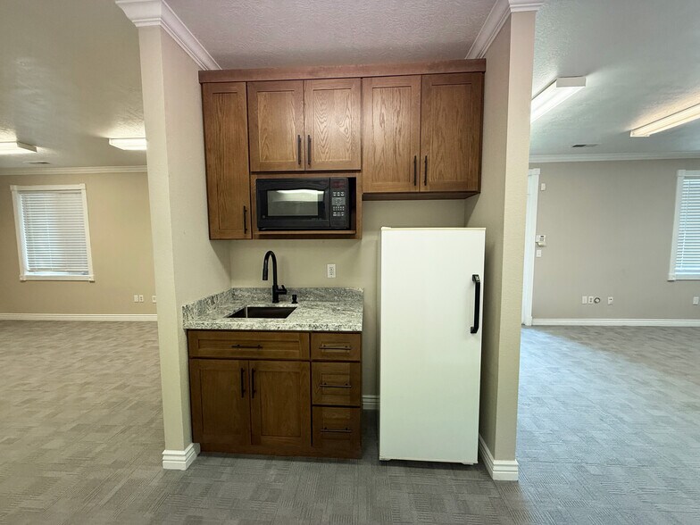 More Photos Of 1444 E 820 N, Orem Medical For Lease