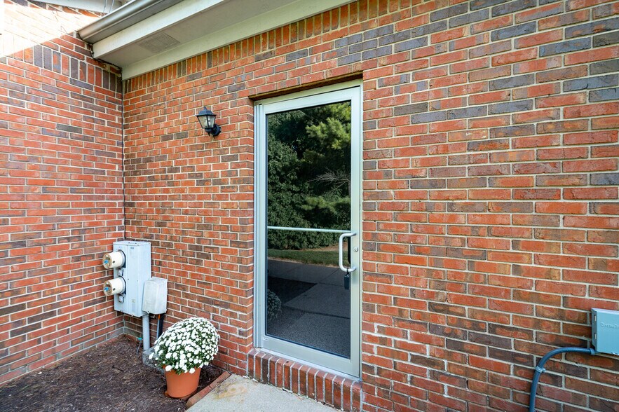 More Photos Of 7920-7956 Clyo Rd, Dayton Office For Lease