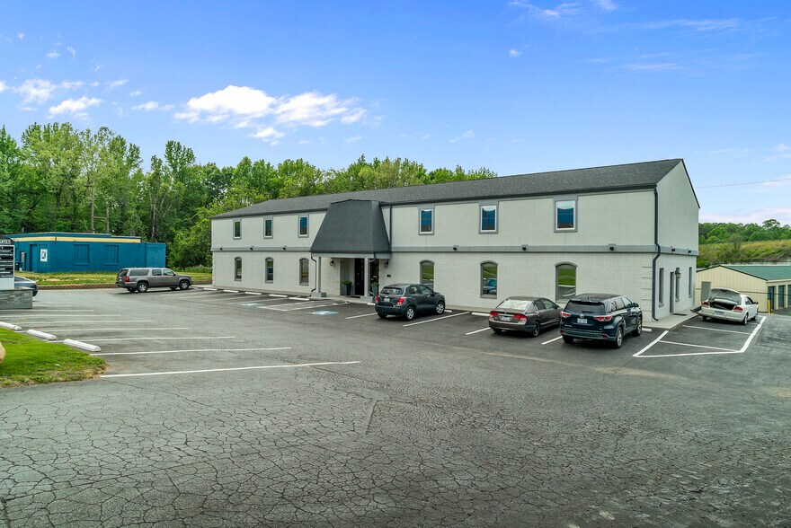 More Photos Of 1121 Old Concord Rd, Salisbury Office For Sale