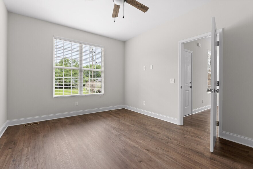 More Photos Of , Chattanooga Specialty For Sale