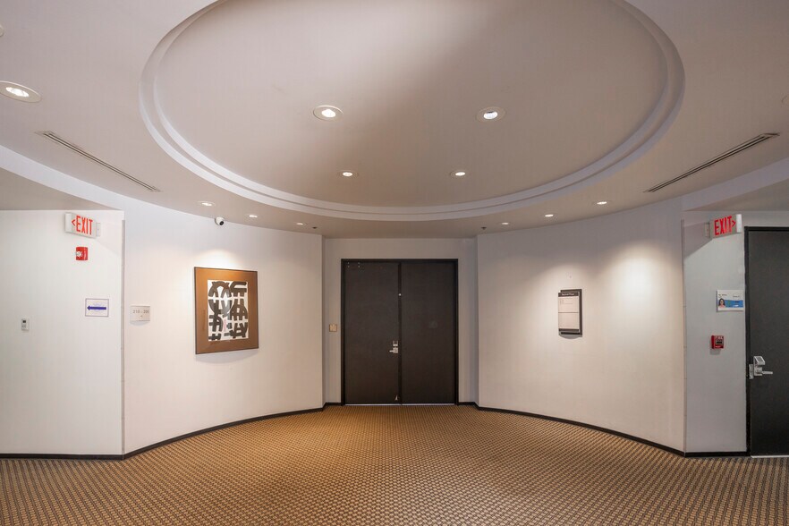 More Photos Of 535 Lipoa Pky, Kihei Office For Sale