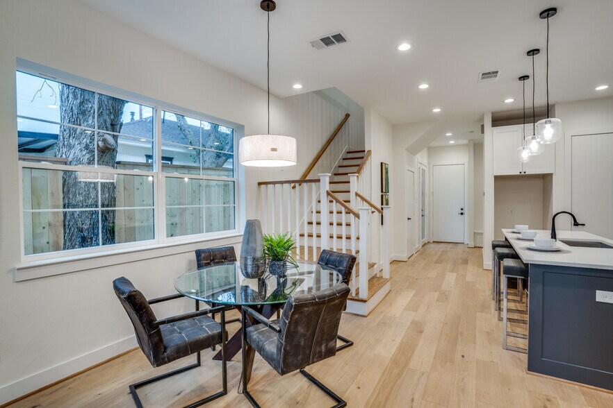 More Photos Of 421/423 Wayne, Dallas Apartments For Sale