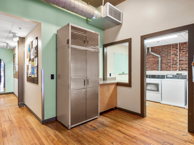 More Photos Of 39 N Lexington Ave, Asheville Storefront Retail Office For Sale