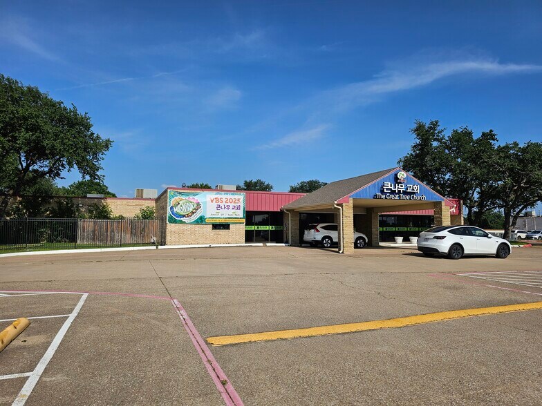 More Photos Of 3114 Old Denton Rd, Carrollton Specialty For Sale