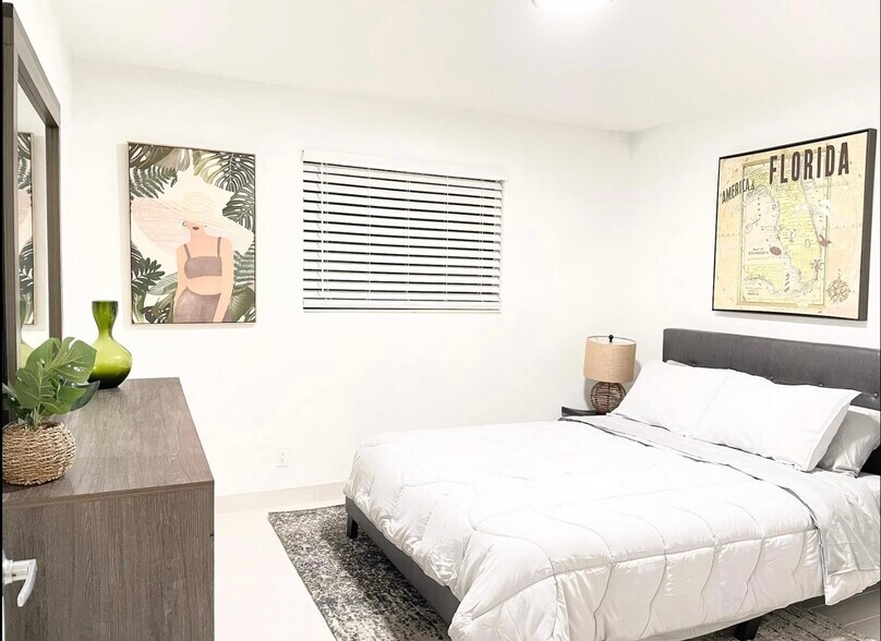 More Photos Of 2638 Lake Dr, Riviera Beach Apartments For Sale