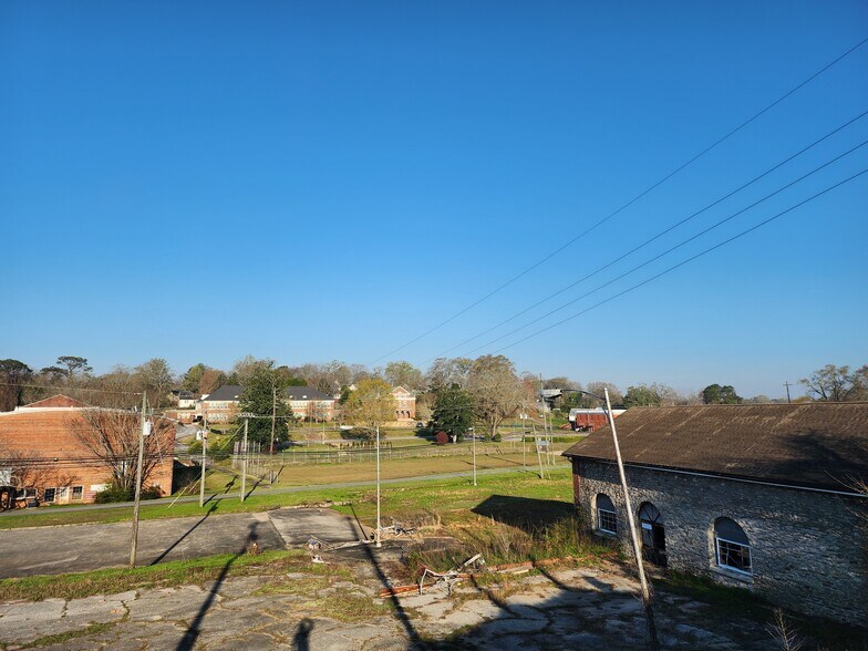 More Photos Of 20th AVE, Valley Light Manufacturing For Sale