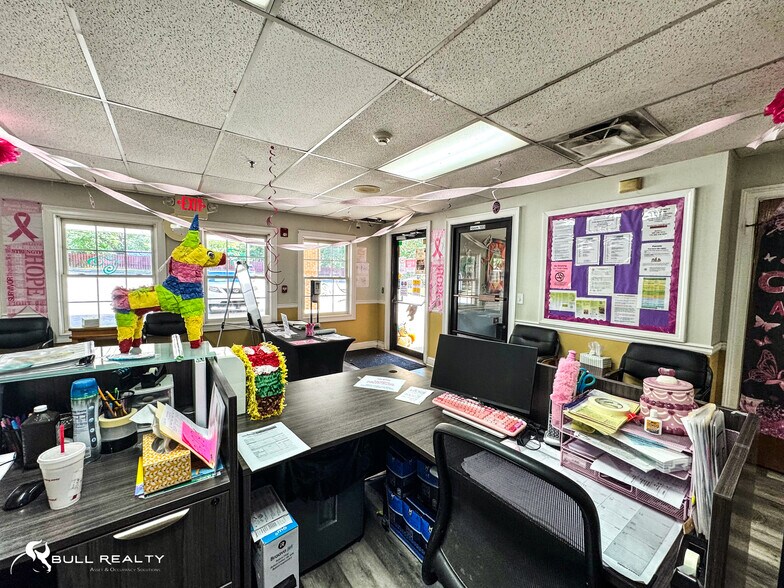 More Photos Of 2326 Bouldercrest Rd SE, Atlanta Daycare Center For Sale