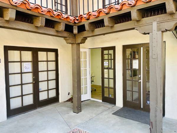More Photos Of 1276 N Palm Canyon Dr, Palm Springs Medical For Lease