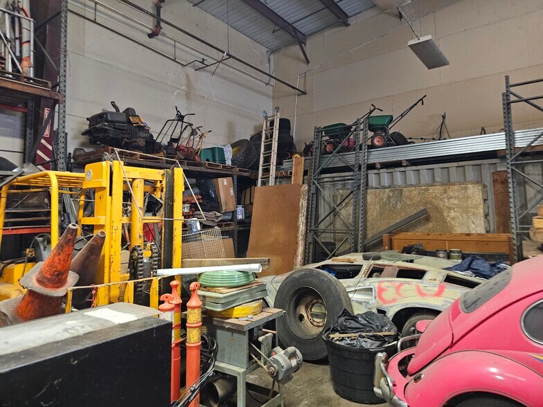 More Photos Of 96-1276-1276 Waihona St, Pearl City Warehouse For Lease
