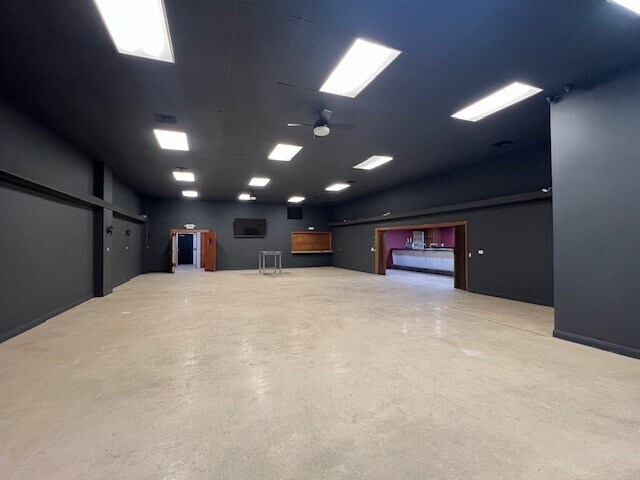 More Photos Of 8548 Lankershim Blvd, Sun Valley Warehouse For Sale