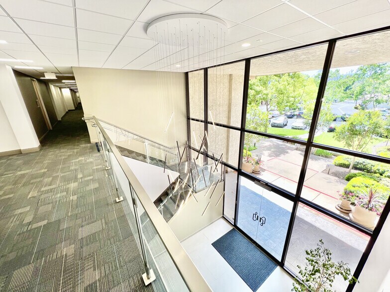 More Photos Of 2659 Townsgate Rd, Westlake Village Office For Lease