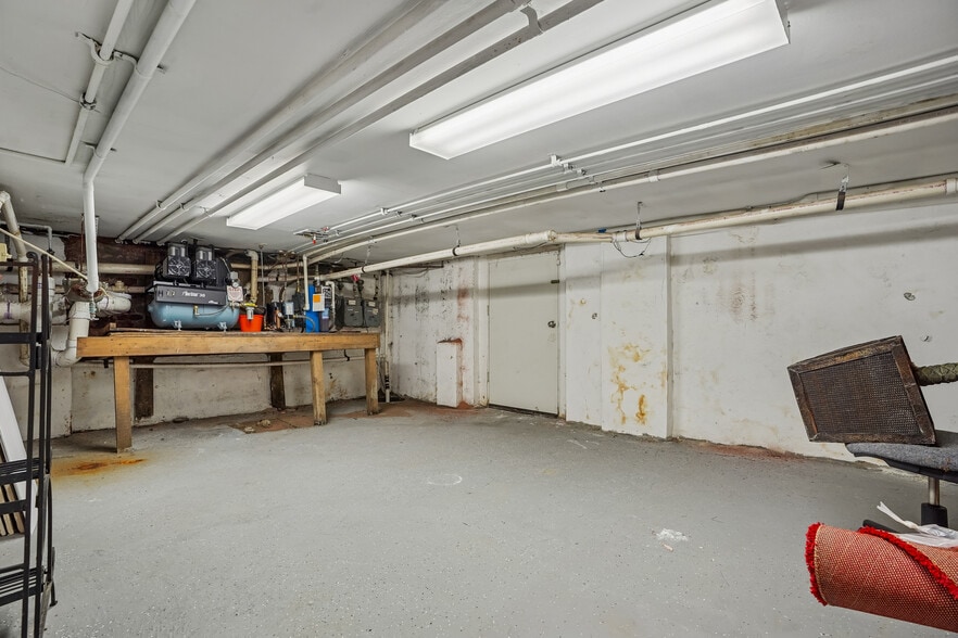 More Photos Of 273 Monmouth St, Jersey City Medical For Sale