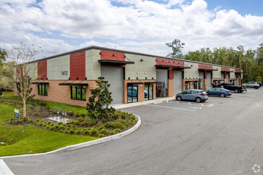More Photos Of 1413 Hamlin Ave, Saint Cloud Light Distribution For Lease