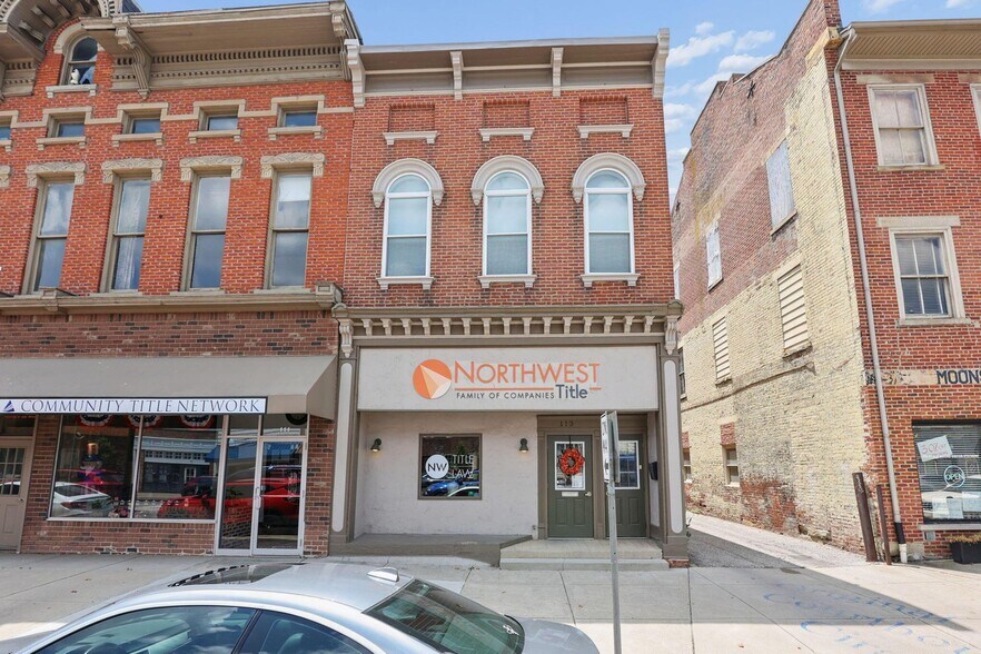 Primary Photo Of 113 W Main St, Circleville Office For Lease
