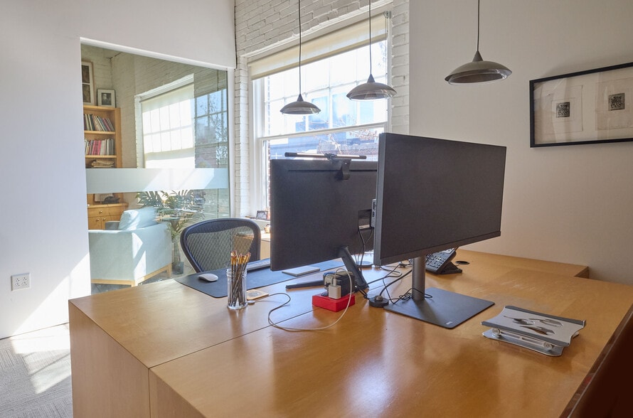 More Photos Of 2745 Locust Blvd, Saint Louis Office Residential For Lease