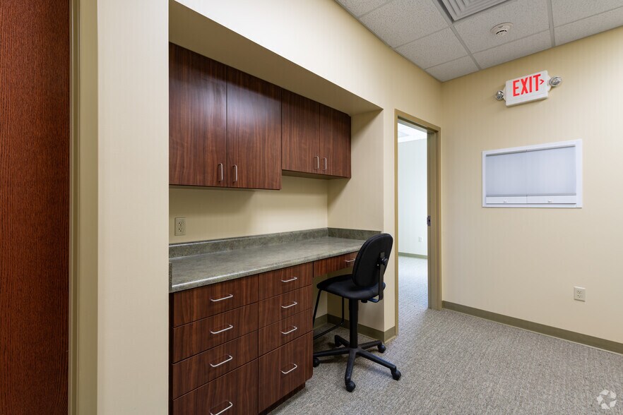 More Photos Of 60101 Bodnar Blvd, Mishawaka Medical For Lease