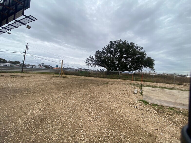 More Photos Of 9149 US-69, Port Arthur Industrial For Lease