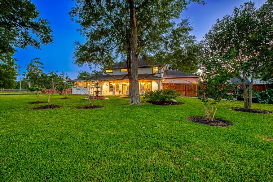More Photos Of 21832 Rayford Rd, Humble Office For Sale
