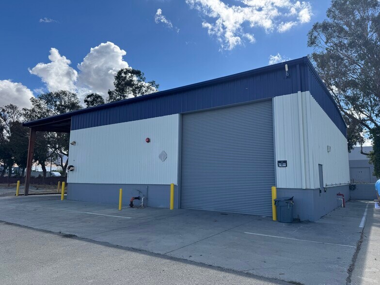 More Photos Of 45051 Industrial Dr, Fremont Warehouse For Lease