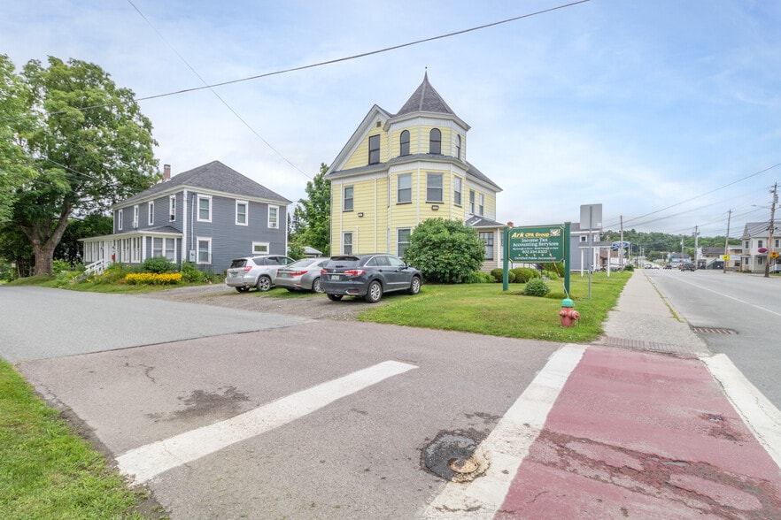 More Photos Of 375 E Main St, Newport Office For Sale