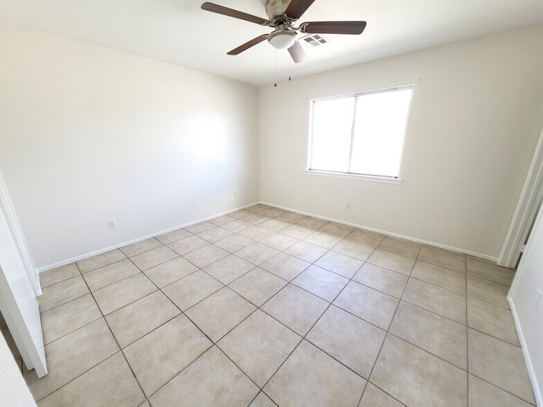 More Photos Of 1171 Sixshooter Ave, Pahrump Apartments For Sale