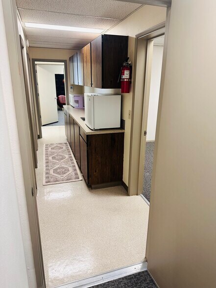 More Photos Of 3701 SE Milwaukie Ave, Portland Medical For Lease