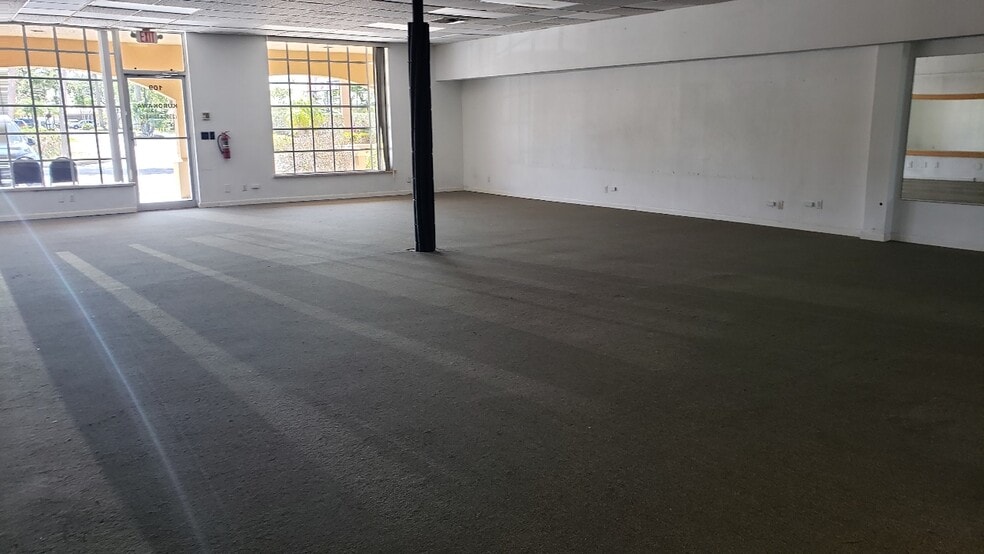 More Photos Of 7050 Winkler Rd, Fort Myers Restaurant For Lease