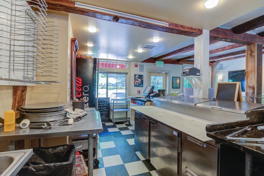 More Photos Of 200 Shore Rd, Ogunquit Restaurant For Sale