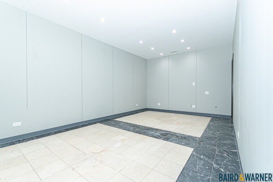 More Photos Of 4827-4831 W Irving Park Rd, Chicago Office For Lease