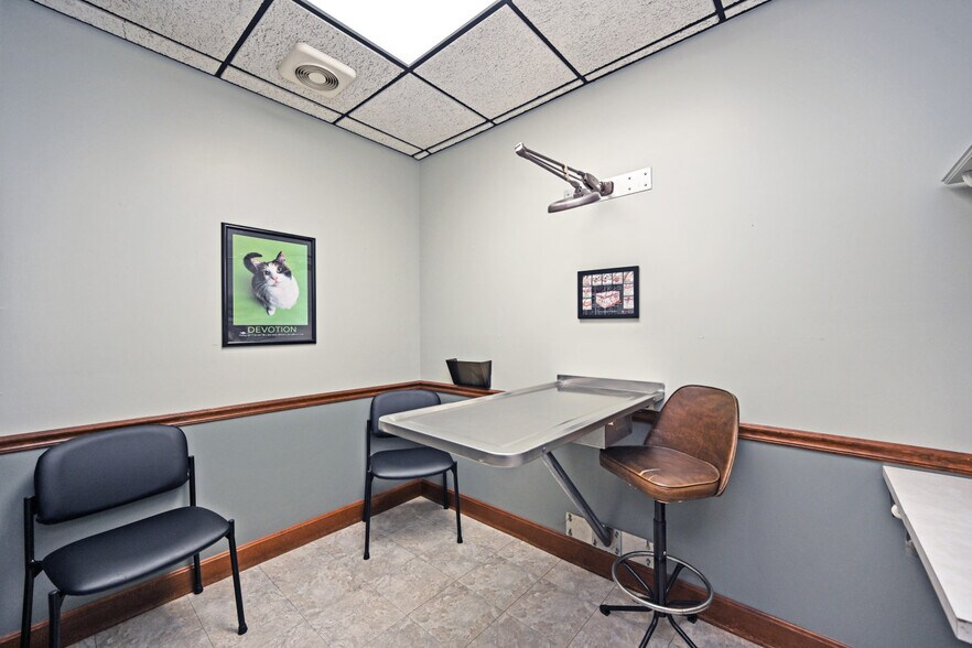 More Photos Of 4725 Cornell Rd, Blue Ash Office For Sale