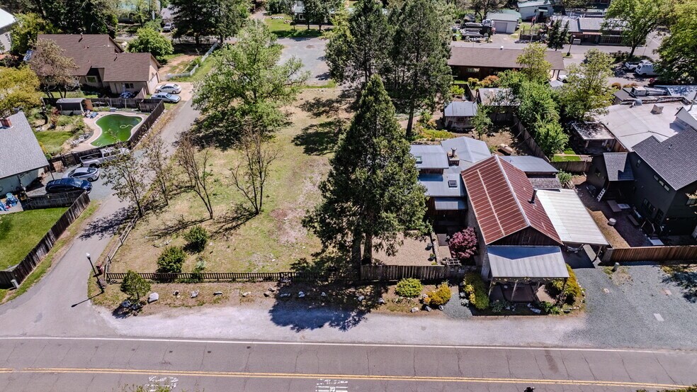 More Photos Of 21376 Consolation St, Volcano Specialty For Sale