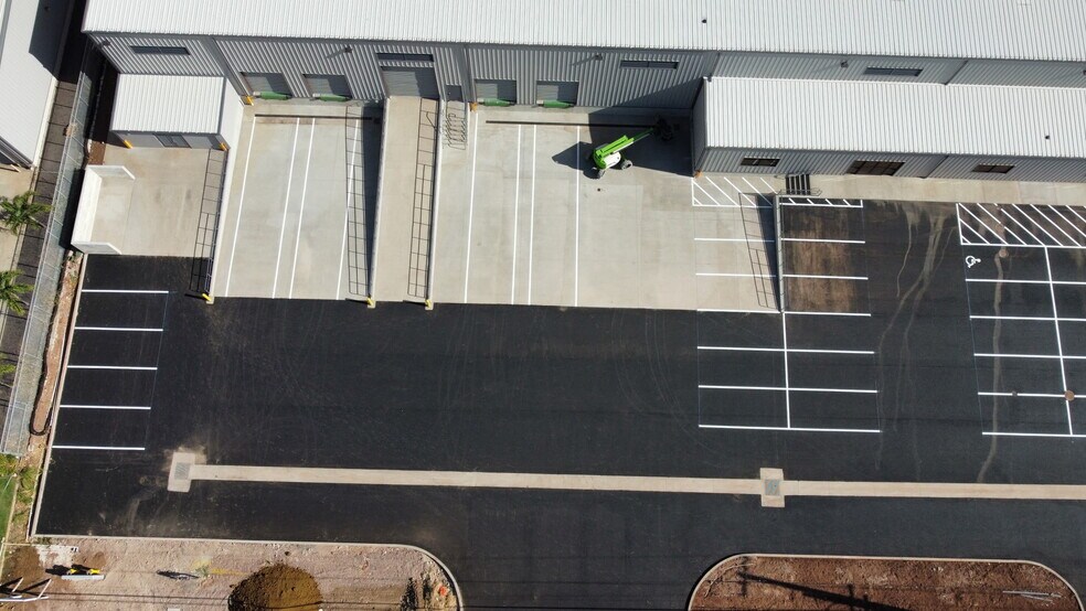 More Photos Of 91-209 Kuhela St, Kapolei Warehouse For Lease