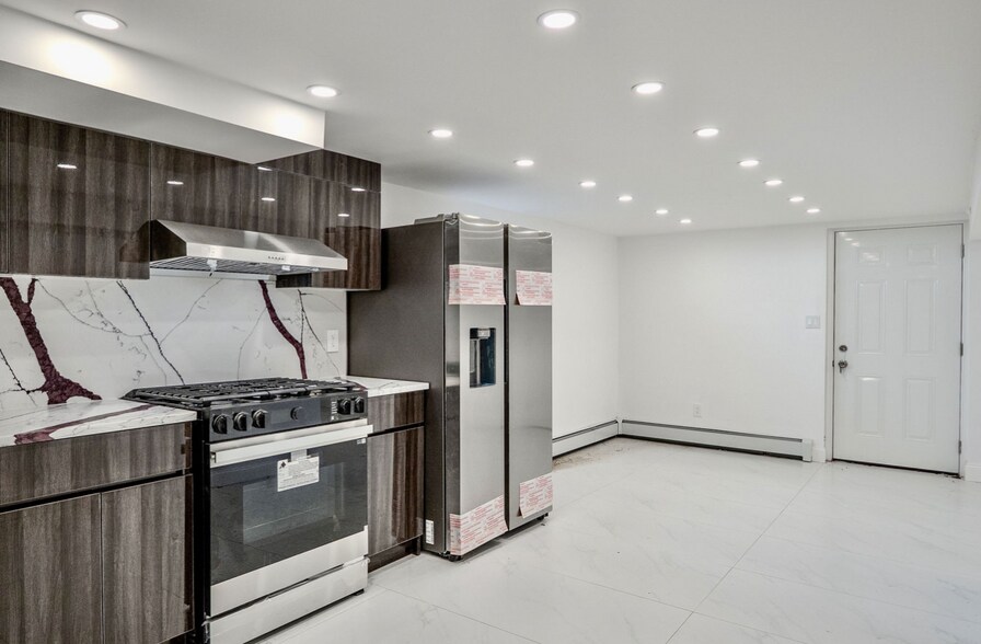 More Photos Of 776 Hempstead Ave, West Hempstead Specialty For Sale