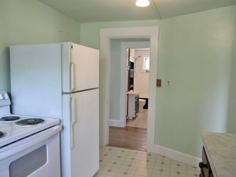 More Photos Of 11 South St, Bernardston Storefront Retail Residential For Sale
