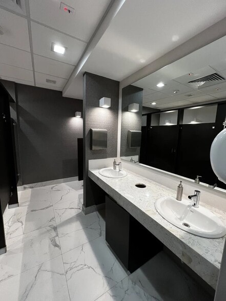 More Photos Of 14261 Commerce Way, Miami Lakes Office For Lease