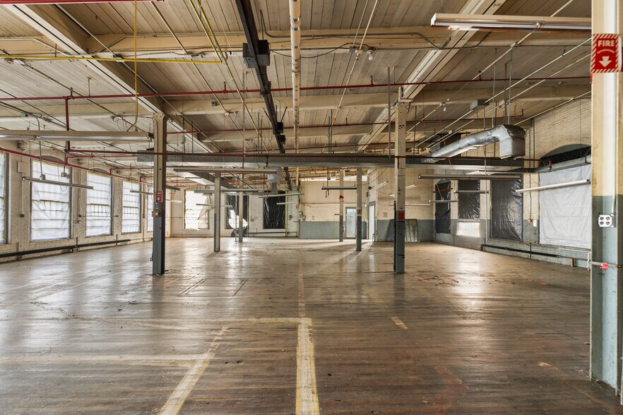 More Photos Of 35 Lower Grape St, Chicopee Warehouse For Sale