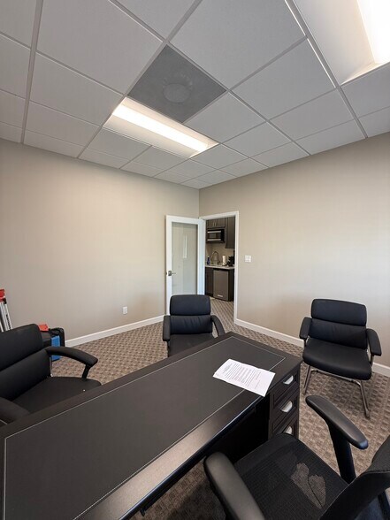 More Photos Of 935 Main St, Safety Harbor Office For Lease