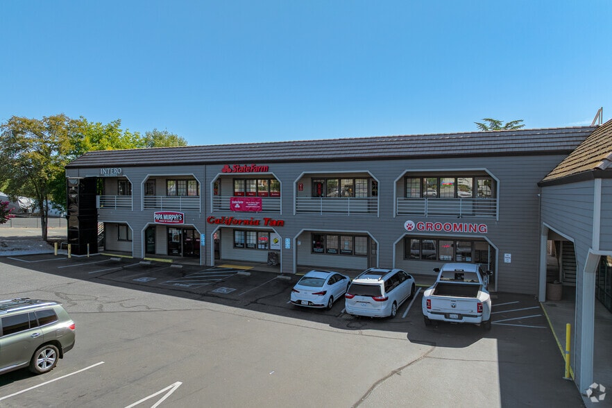 More Photos Of 2560-2576 Grass Valley Hwy, Auburn Storefront For Sale